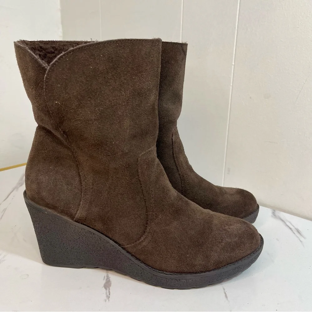 Kelly & Katie Dark Brown Sued Lined Fold Down Wedge Ankle Boots Size 7.5